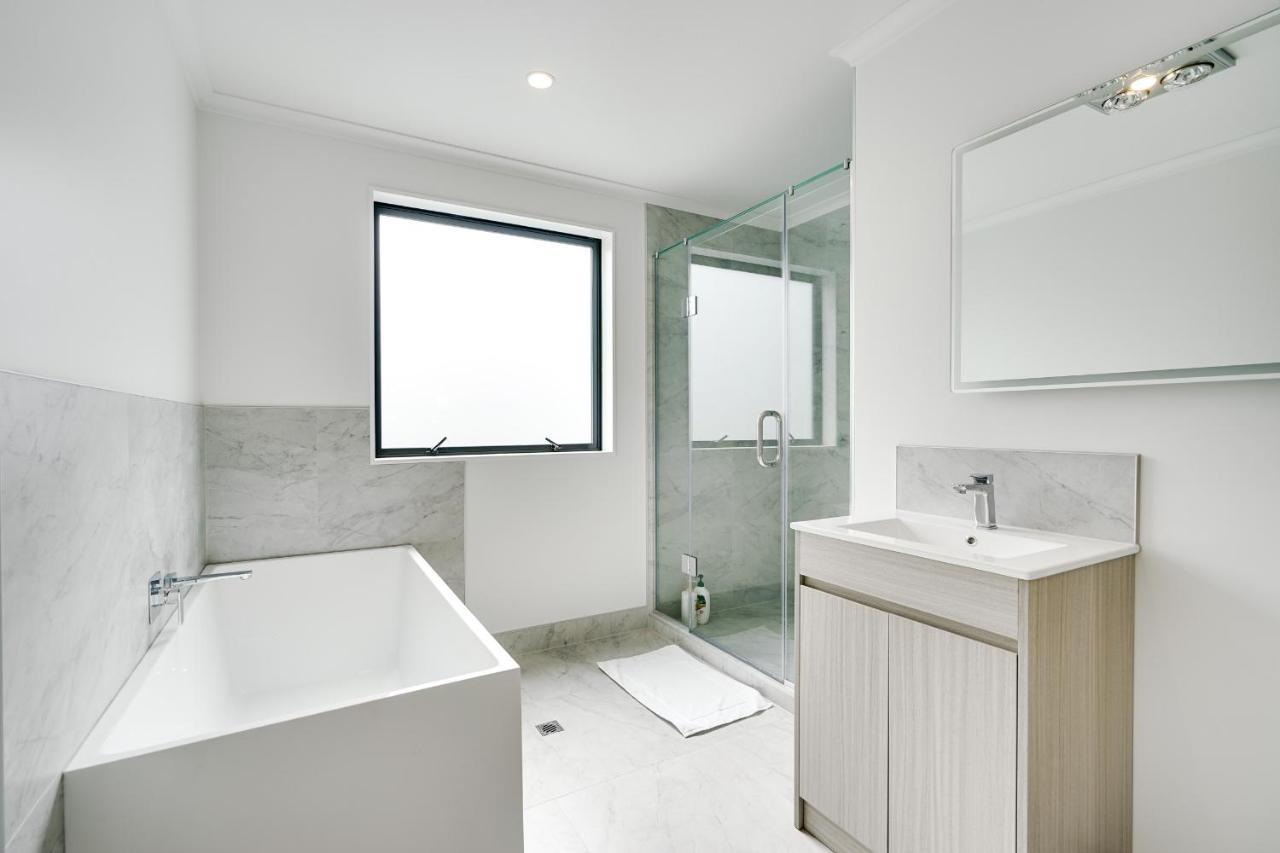 Fabulous River View - Brand New House In Hamilton Exterior foto