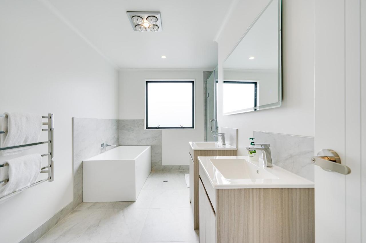 Fabulous River View - Brand New House In Hamilton Exterior foto